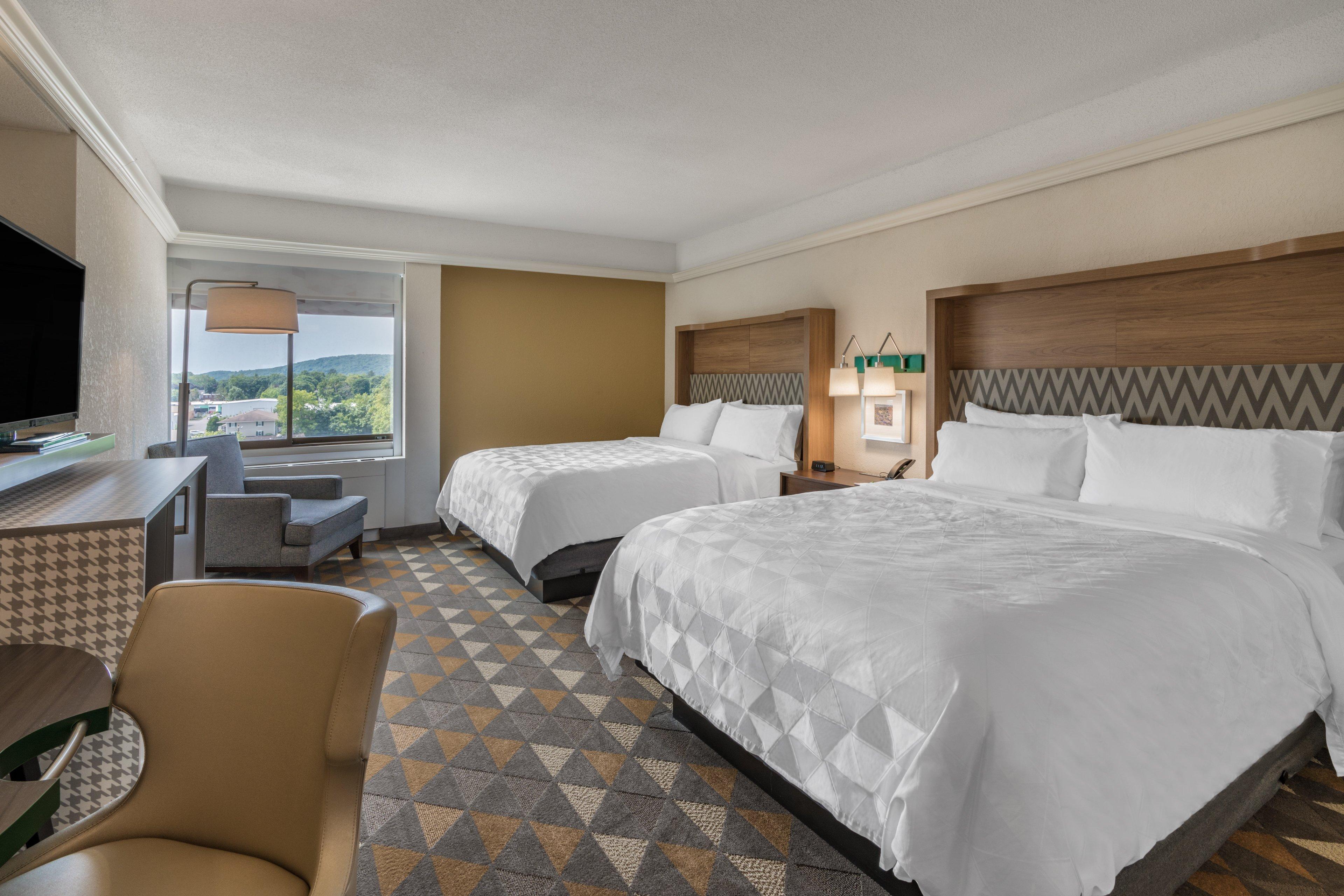 Holiday Inn & Suites Pittsfield-Berkshires By Ihg Exterior photo