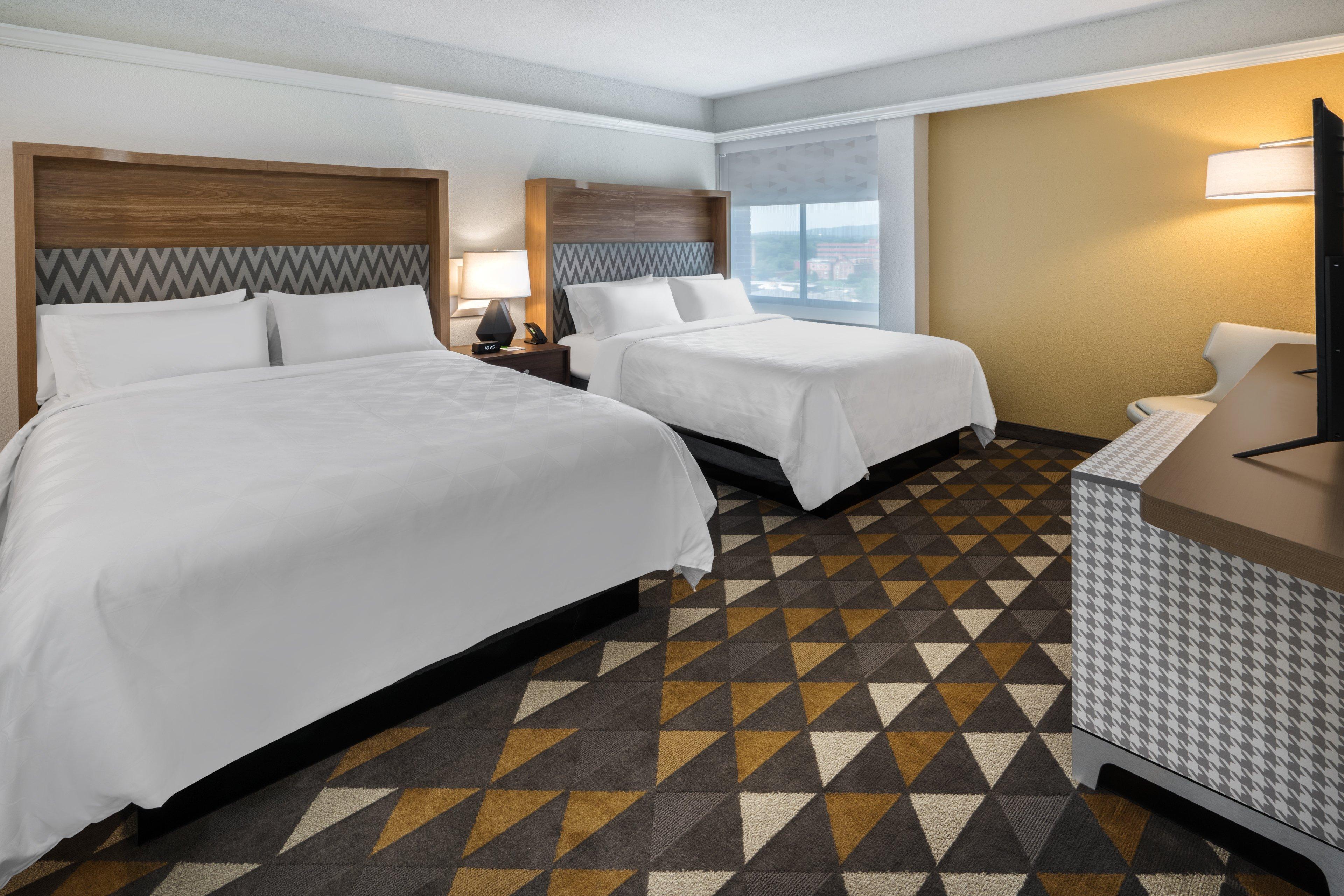 Holiday Inn & Suites Pittsfield-Berkshires By Ihg Exterior photo