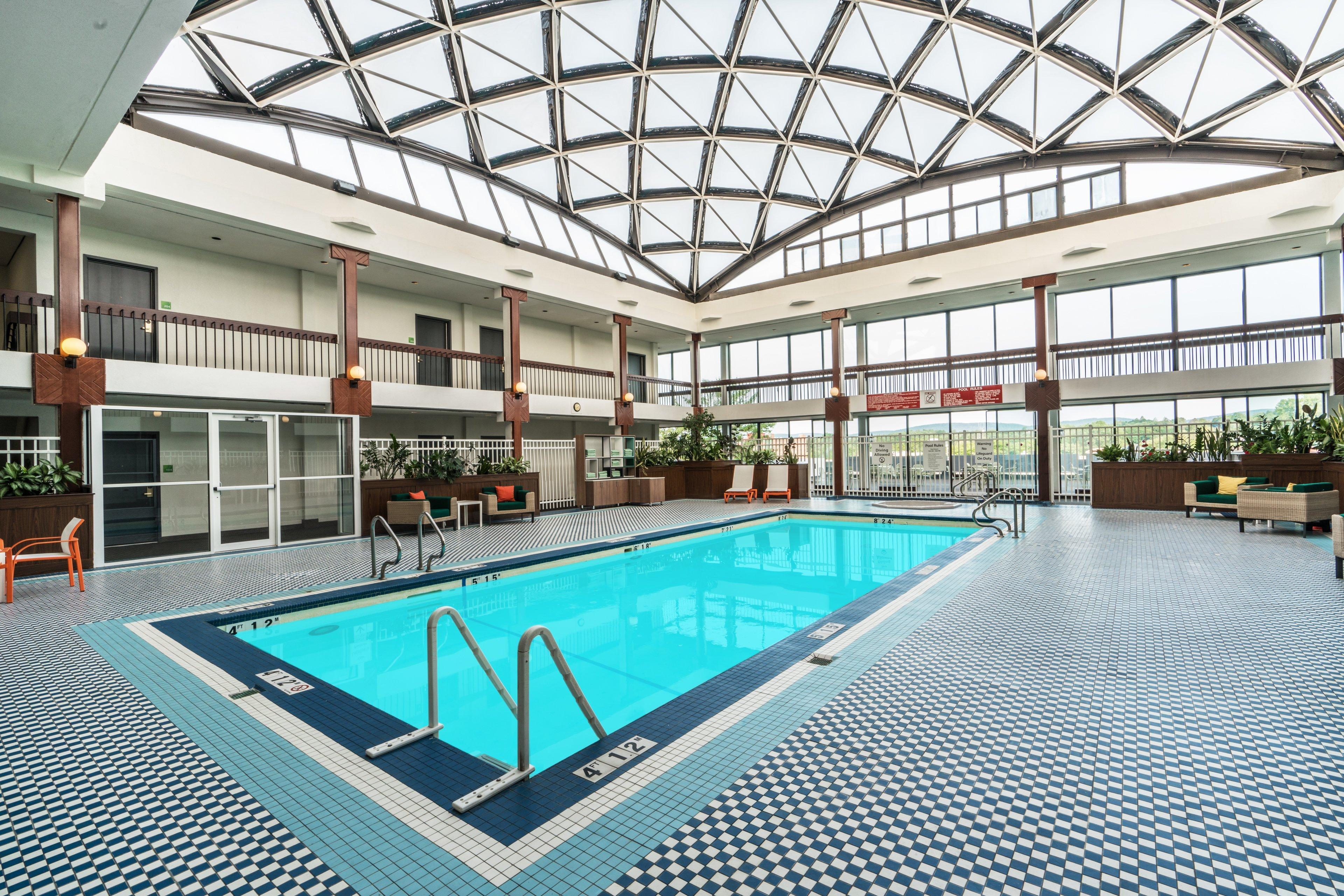 Holiday Inn & Suites Pittsfield-Berkshires By Ihg Exterior photo