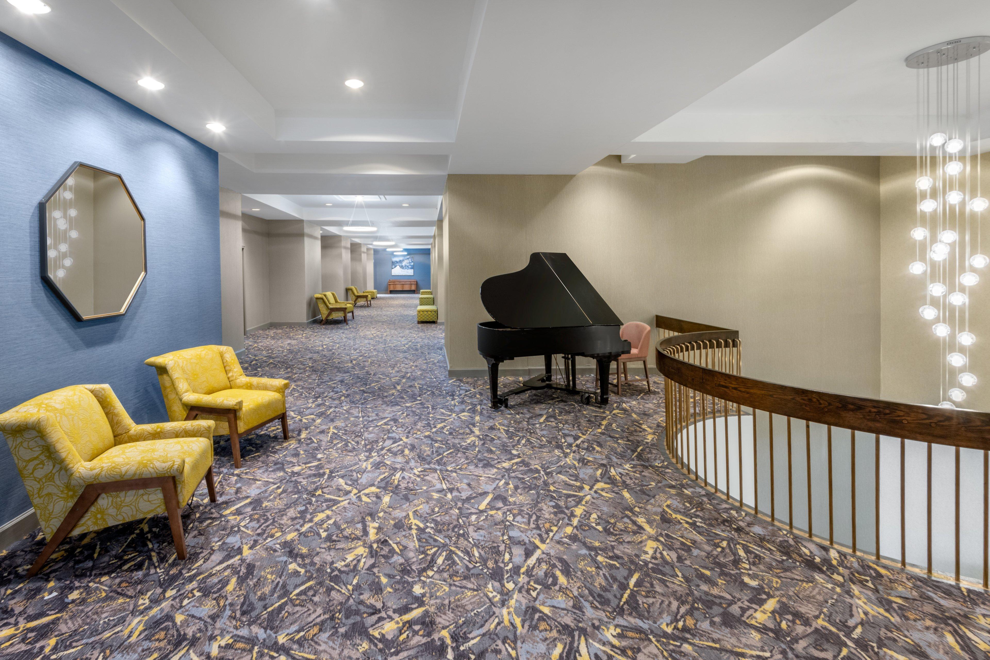 Holiday Inn & Suites Pittsfield-Berkshires By Ihg Exterior photo