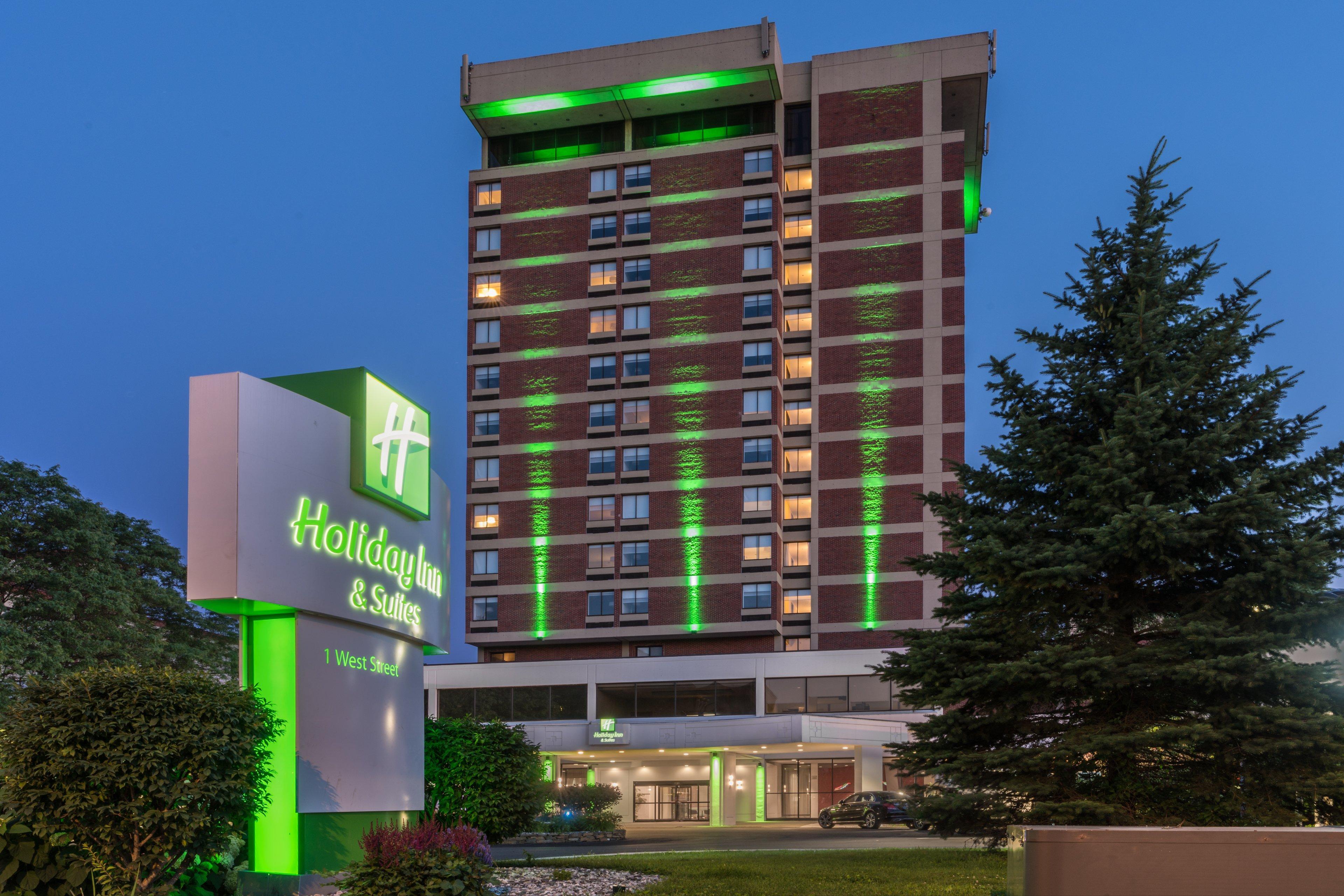 Holiday Inn & Suites Pittsfield-Berkshires By Ihg Exterior photo