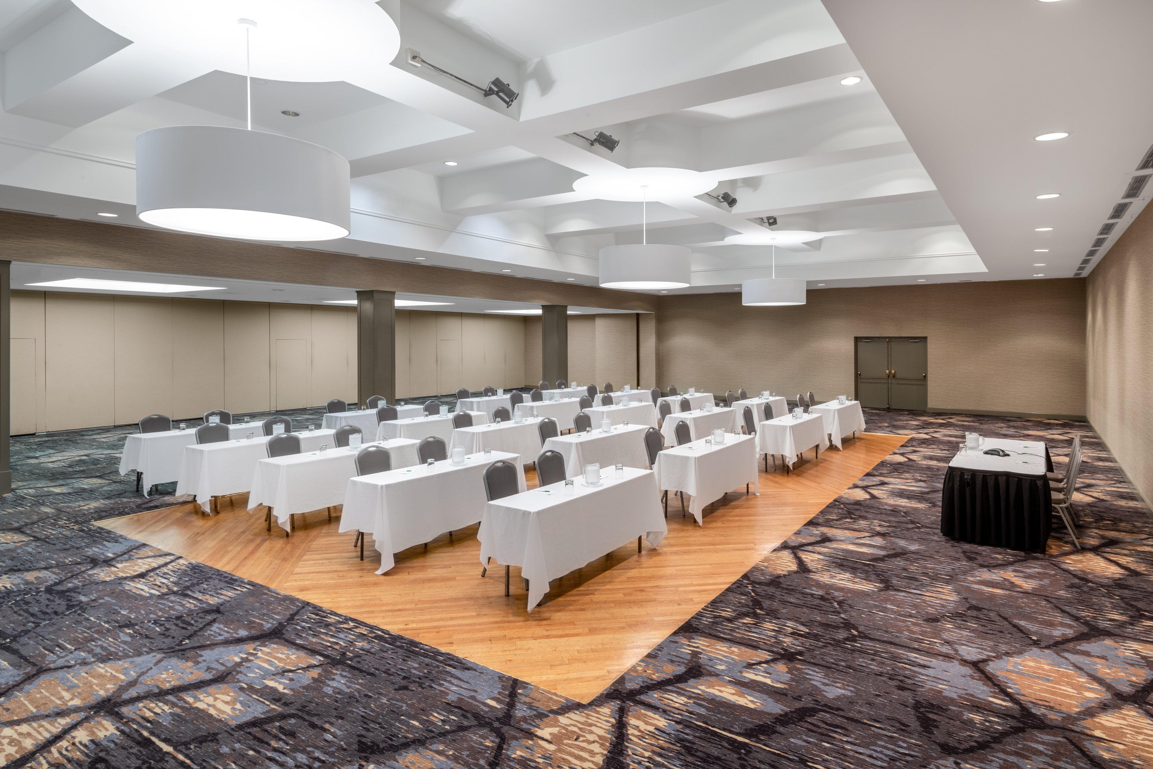 Holiday Inn & Suites Pittsfield-Berkshires By Ihg Exterior photo