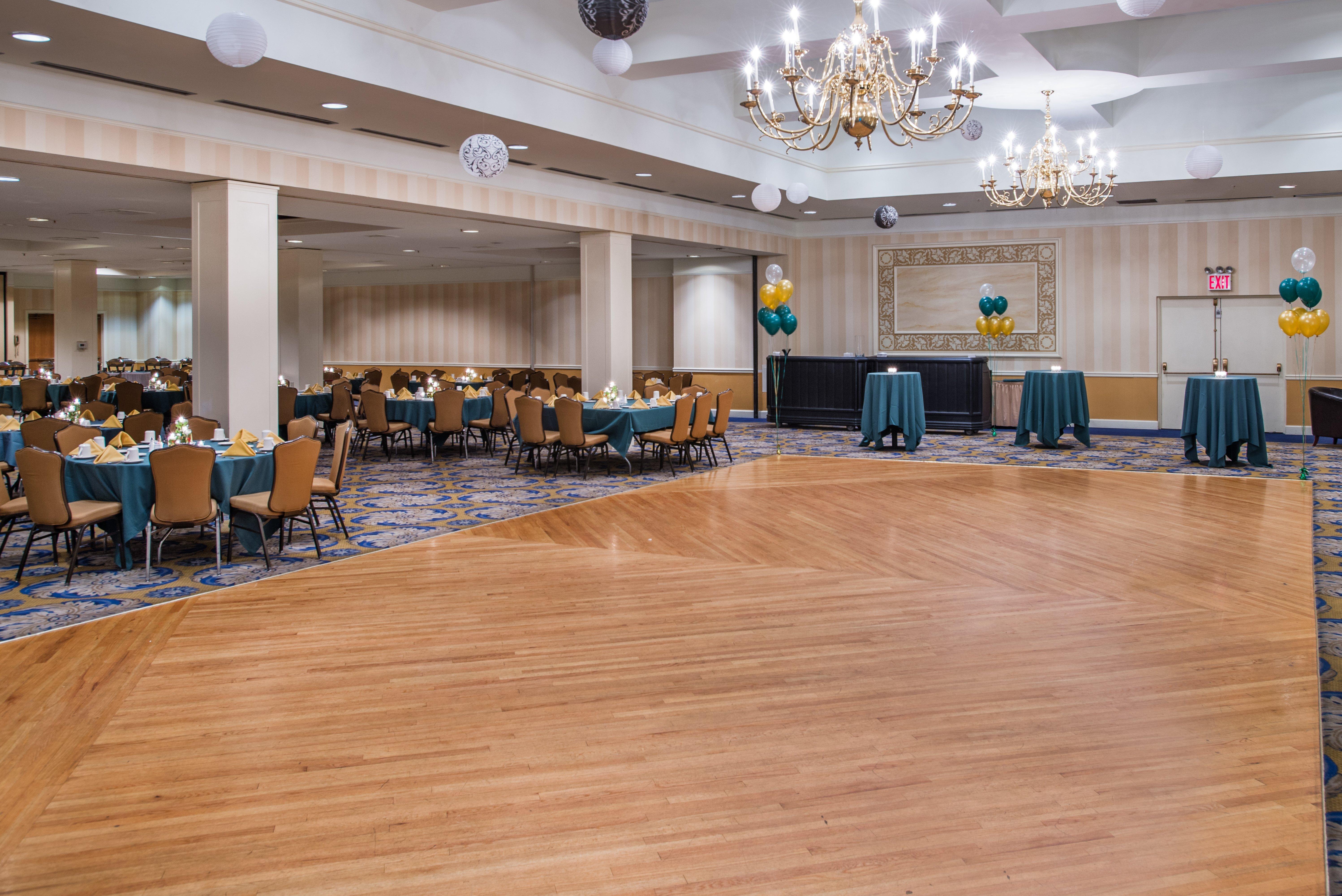 Holiday Inn & Suites Pittsfield-Berkshires By Ihg Exterior photo