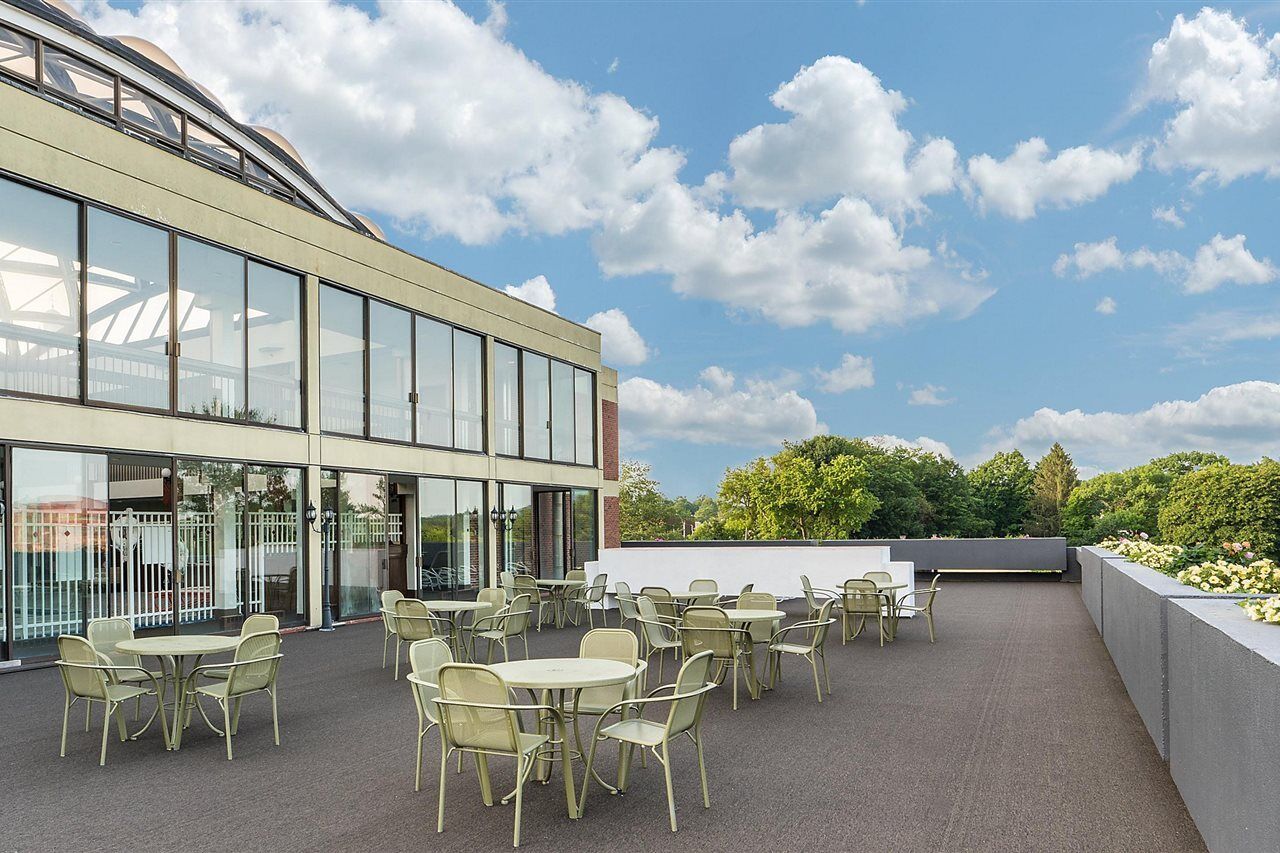 Holiday Inn & Suites Pittsfield-Berkshires By Ihg Exterior photo